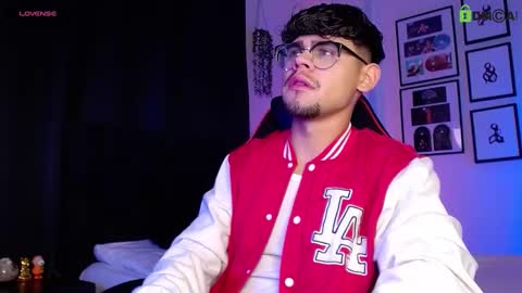 Isaac Saenz. online show from 4, 12, 2025