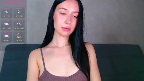 Bella online show from 10, 9, 2025