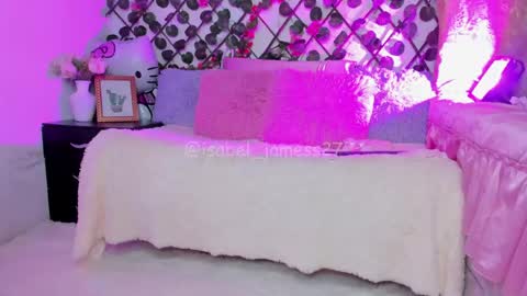 Snapshot of isabel_jamess chatting on 20, 4, 2026 Isa online show from 20, 4, 2026