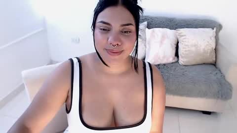 Snapshot of isabelateran chatting on 5, 5, 2026 isabelateran online show from 5, 5, 2026