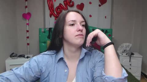 IsabelBlackberry online show from 17, 10, 2025