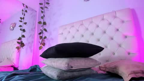   online show from 7, 11, 2025