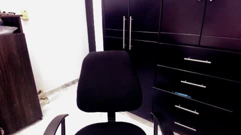 sandra   isabella hotxxx online show from 5, 3, 2025