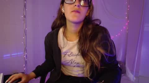 Snapshot of isabella_rross chatting on 19, 9, 2025 Isabella Rros online show from 19, 9, 2025