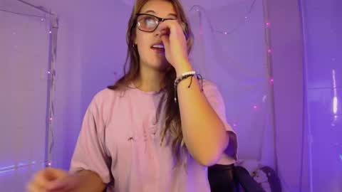 Snapshot of isabella_rross chatting on 8, 10, 2025 Isabella Rros online show from 8, 10, 2025
