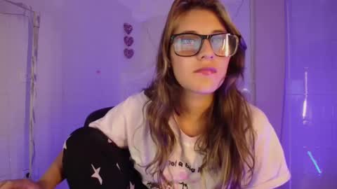 Snapshot of isabella_rross chatting on 21, 10, 2025 Isabella Rros online show from 21, 10, 2025