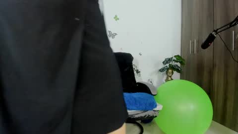 Snapshot of isabella_sweett_ chatting on 10, 5, 2026 Isabella online show from 10, 5, 2026
