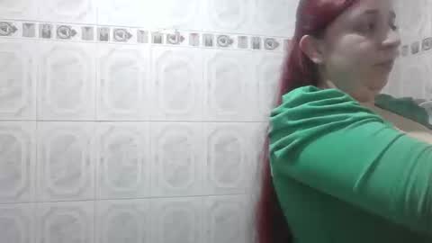 isabellaa_hills_ online show from 27, 9, 2025