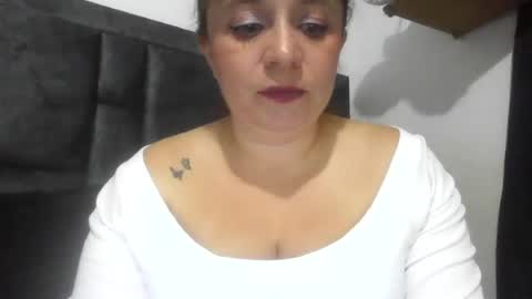 isabellaa_hills_ online show from 29, 6, 2026