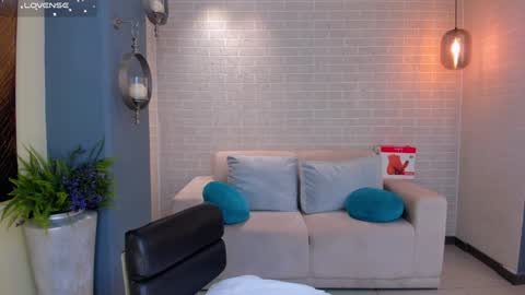 Isa Hill  online show from 20, 12, 2024