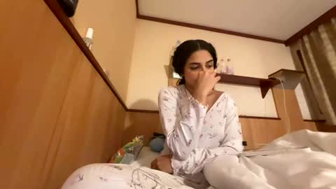 Isabella.. back again  online show from 29, 11, 2025