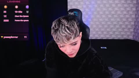 Isabella Mout  online show from 14, 2, 2025