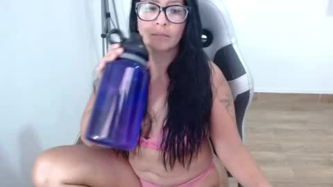Snapshot of isabellaobregon2 chatting on 19, 4, 2026 Isa online show from 19, 4, 2026