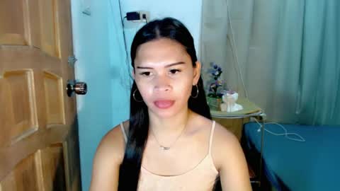 Snapshot of isabelle_amore chatting on 14, 7, 2026 Ysa online show from 14, 7, 2026