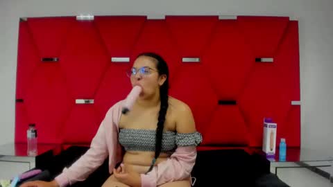 isabellrodriguez18 online show from 8, 1, 2025