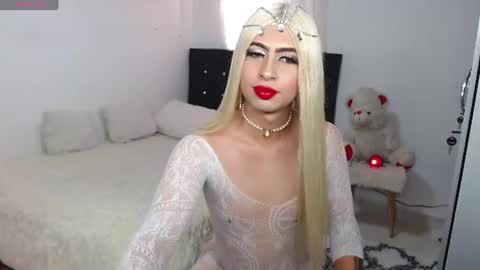 isadora online show from 10, 7, 2026