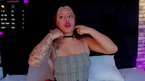 Snapshot of isamoon_ chatting on 15, 1, 2026 Isa online show from 15, 1, 2026