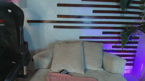 Snapshot of isamoon_ chatting on 27, 4, 2026 Isa online show from 27, 4, 2026