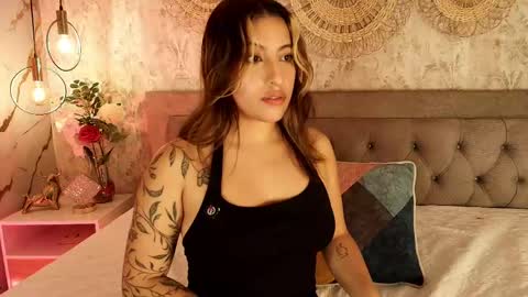 Snapshot of isamoon_ chatting on 22, 5, 2026 Isa online show from 22, 5, 2026