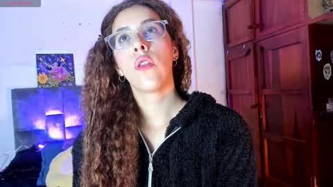 Isabela  online show from 7, 11, 2025