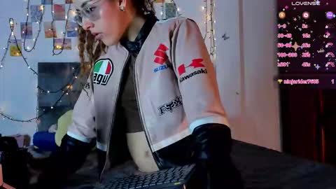 Isabela  online show from 3, 2, 2026