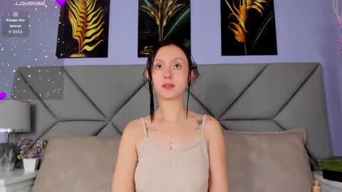 Snapshot of isis1012 chatting on 30, 11, 2025 isa online show from 30, 11, 2025