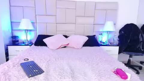Snapshot of isis_loveyes_ chatting on 21, 4, 2026 Pauli online show from 21, 4, 2026