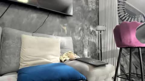 Isis online show from 23, 9, 2025