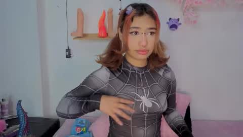 Isisjones18 online show from 24, 10, 2025