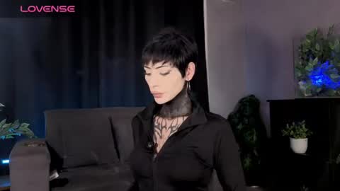 Snapshot of isnotforeveryone chatting on 30, 6, 2026 Julyane online show from 30, 6, 2026