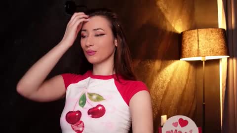 IsoldeBliss online show from 18, 2, 2025