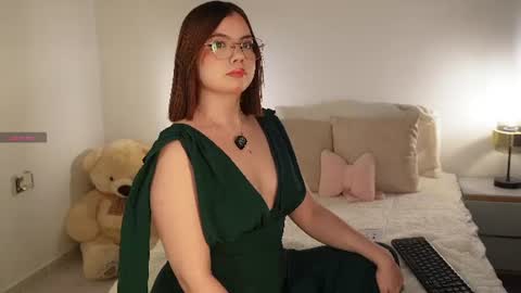 Snapshot of issa_baby_ chatting on 30, 6, 2026 issa baby online show from 30, 6, 2026