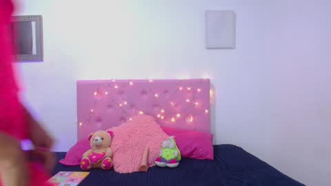 Snapshot of issa_kitty chatting on 18, 2, 2025 issa_kitty online show from 18, 2, 2025