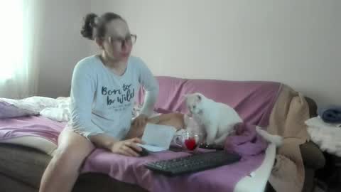 Issabelle online show from 28, 2, 2026