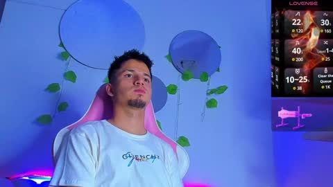 Snapshot of issac_james chatting on 26, 1, 2025 Issac online show from 26, 1, 2025