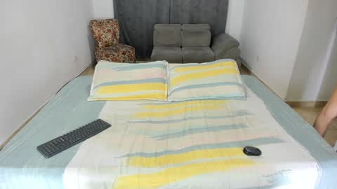 Isabella  online show from 6, 2, 2025