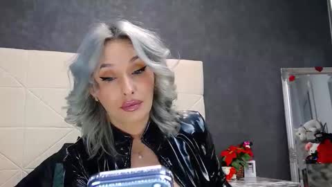 IssaSmyth online show from 18, 4, 2026