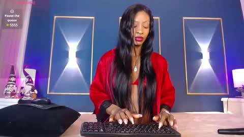 Snapshot of issyrosse chatting on 27, 12, 2024 Isabelle online show from 27, 12, 2024