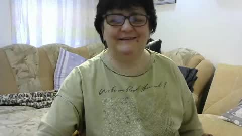 IsXLoves online show from 31, 5, 2026