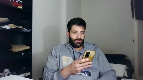 italianboybcn online show from 26, 2, 2025