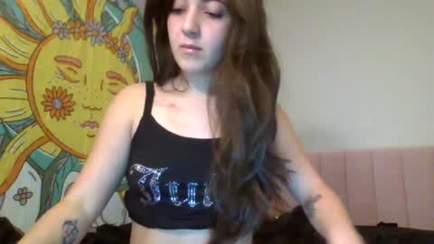 Snapshot of italiankittyx chatting on 18, 11, 2025 ItalianKitty online show from 18, 11, 2025