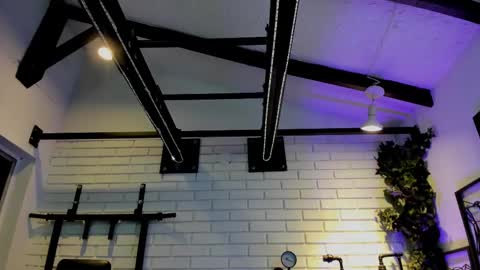 Italo Moore online show from 11, 9, 2025