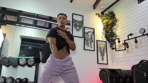 Italo Moore online show from 25, 11, 2025