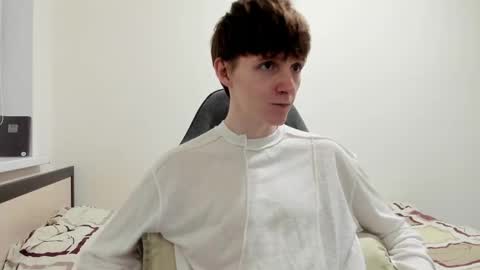 Snapshot of ithan_red chatting on 1, 2, 2025 Ethan online show from 1, 2, 2025