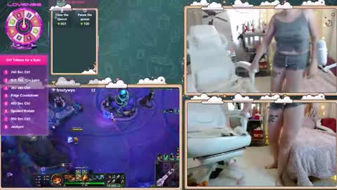 Snapshot of ithuriella chatting on 27, 10, 2025 ithuriella online show from 27, 10, 2025