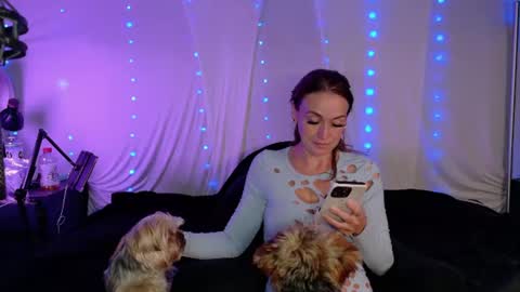 Snapshot of its_allixo chatting on 13, 7, 2026 Alli online show from 13, 7, 2026