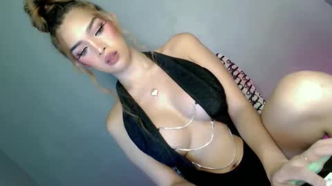 Pixie online show from 25, 2, 2025