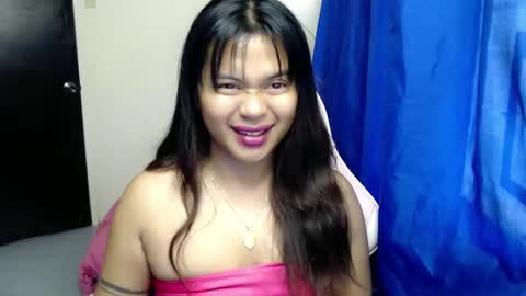Snapshot of its_me_mia chatting on 5, 3, 2025 Its me mia online show from 5, 3, 2025