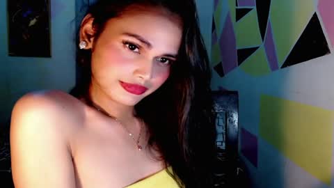 Snapshot of its_mirabel chatting on 27, 5, 2026 MIRABEL online show from 27, 5, 2026
