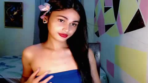 Snapshot of its_mirabel chatting on 18, 6, 2026 MIRABEL online show from 18, 6, 2026